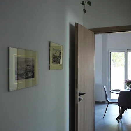 Nelli'S Home Near The Airport, Sea And Port Artemida  Exterior photo