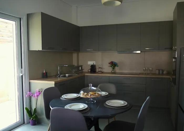 Nelli\'S Home Near The Airport, Sea And Port