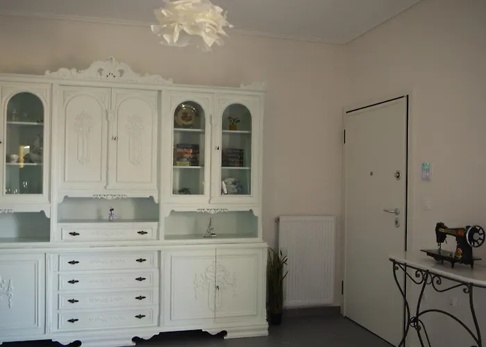 Nelli\'S Home Near The Airport, Sea And Port