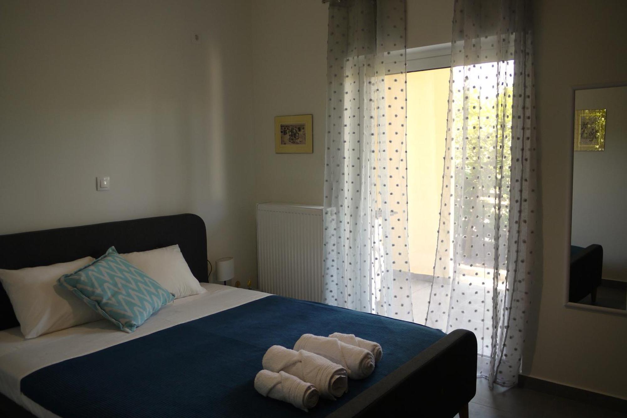 Nelli's Near The Airport, Sea And Port Artemi