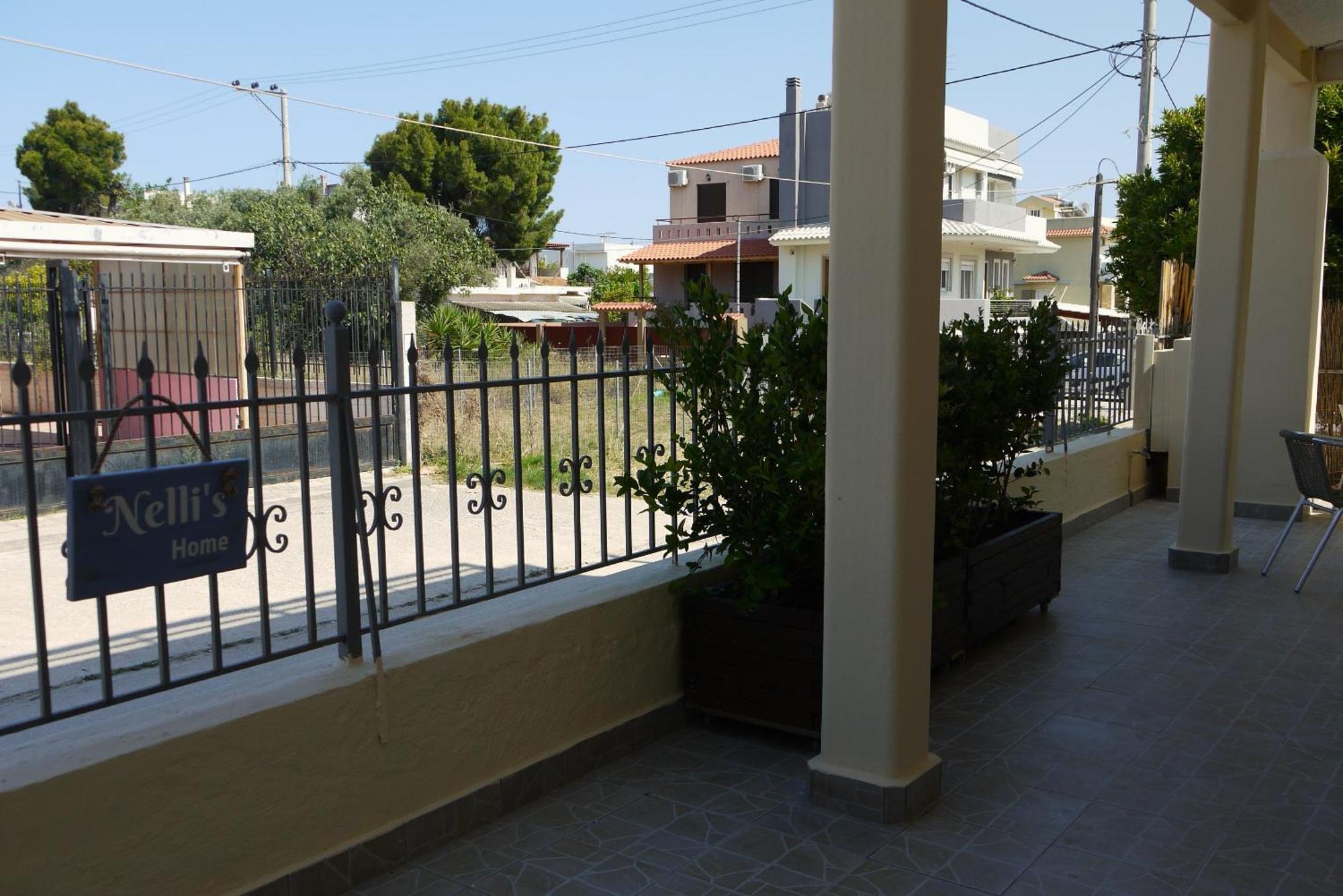Nelli's Near The Airport, Sea And Port Artemi